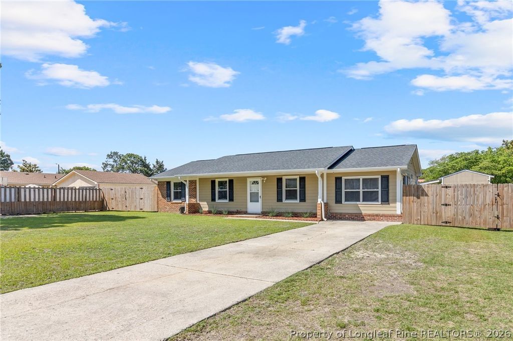 Photo of 5938 Spinner Road, Hope Mills, NC 28348 (MLS # 763302)