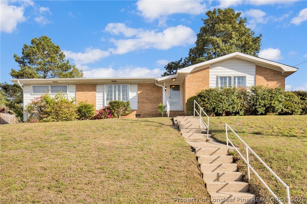 Photo of 2702 Dartmouth Drive, Fayetteville, NC 28304 (MLS # 759956)