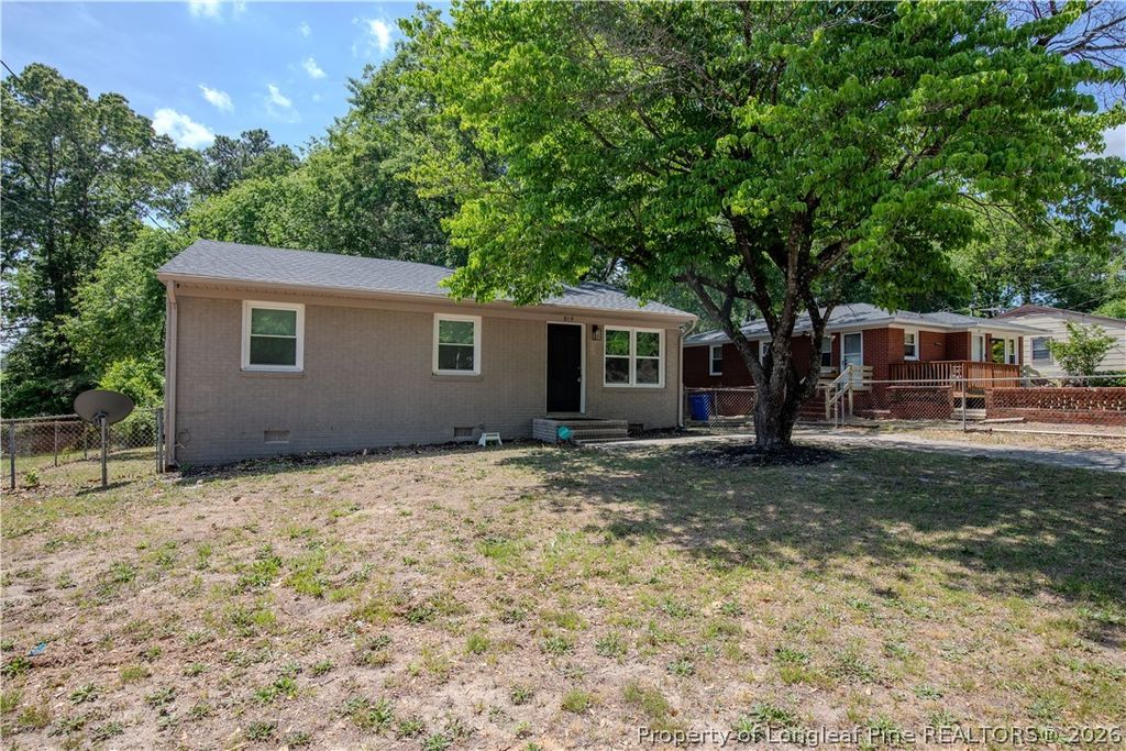 Photo of 819 Isley Street, Fayetteville, NC 28305 (MLS # 761932)