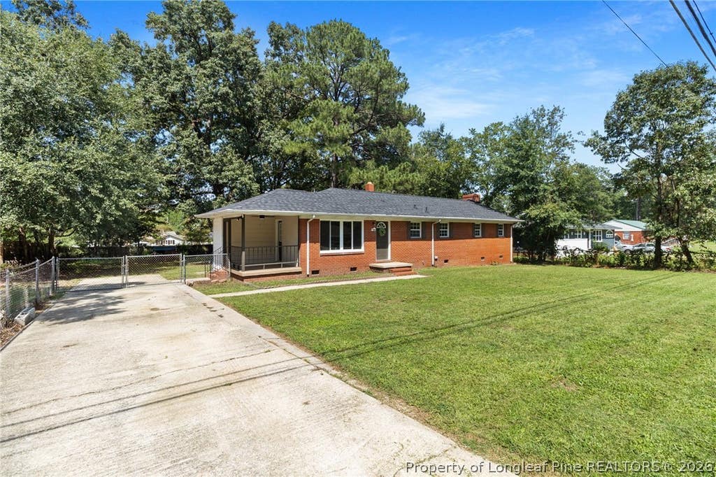 Photo of 1223 Stansfield Drive, Fayetteville, NC 28303 (MLS # 768282)
