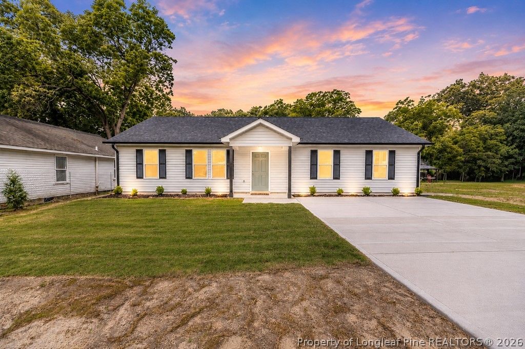 Photo of 115 N 10th Street, Sanford, NC 27330 (MLS # 762566)