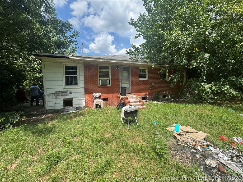 Photo of 5307 Williamsburgh Drive, Fayetteville, NC 28304 (MLS # 767160)