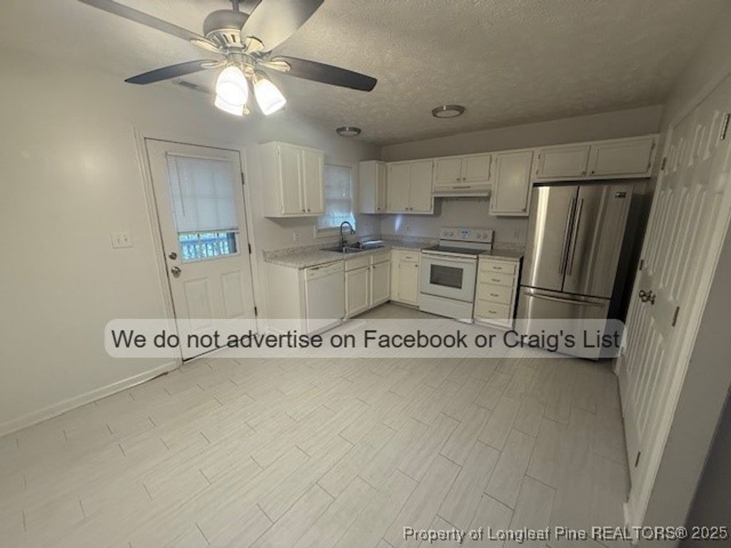 Photo of 570 Crooked Creek Court, Fayetteville, NC 28301 (MLS # 752303)