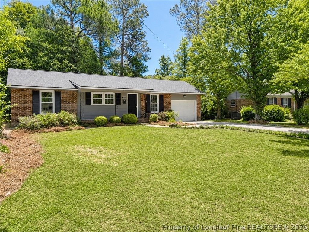 Photo of 5056 Hampshire Drive, Fayetteville, NC 28311 (MLS # 762830)