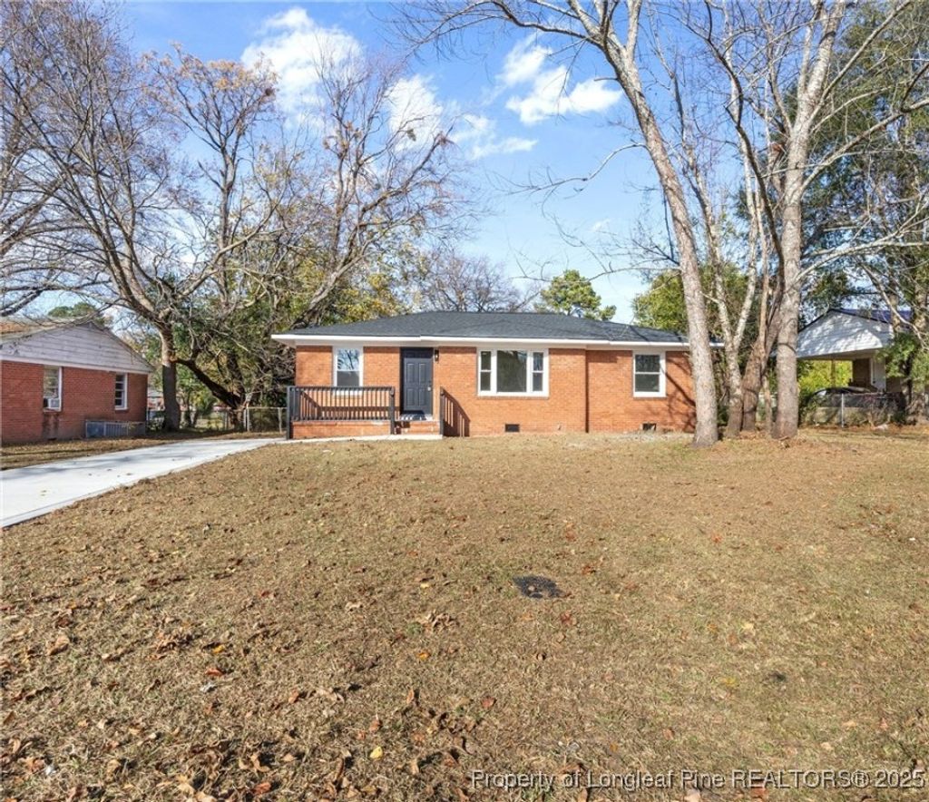 Photo of 4818 Cottonwood Drive, Fayetteville, NC 28304 (MLS # 753863)