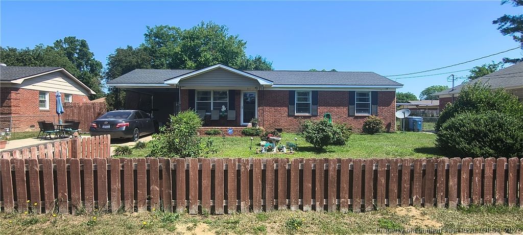 Photo of 311 Glen Canyon Drive, Fayetteville, NC 28303 (MLS # 763033)