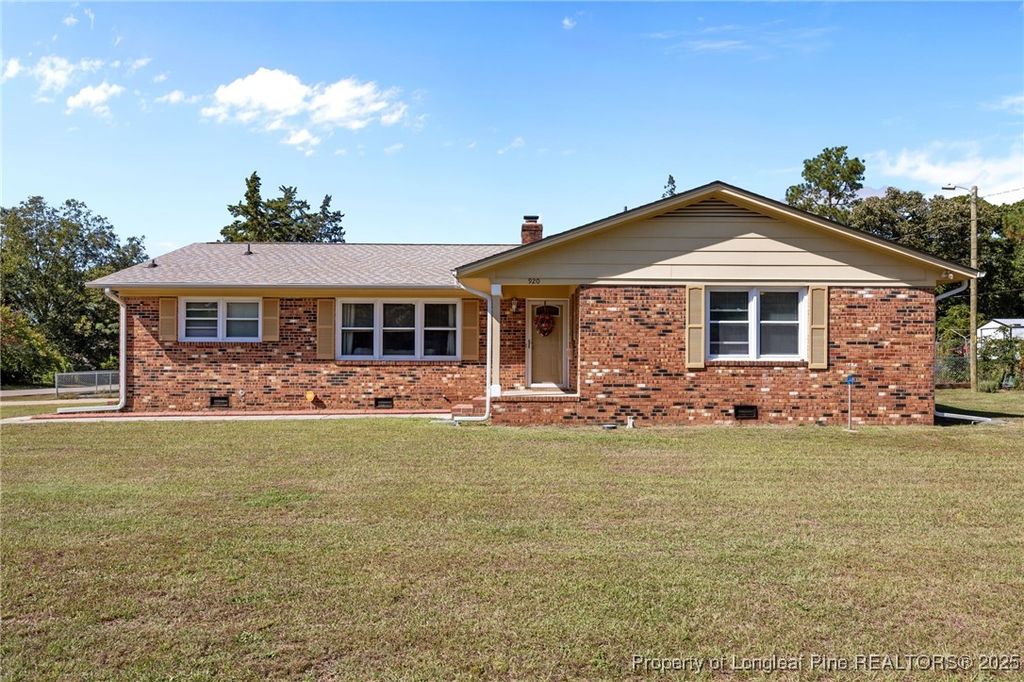 Photo of 920 Sunbury Drive, Fayetteville, NC 28311 (MLS # 751921)