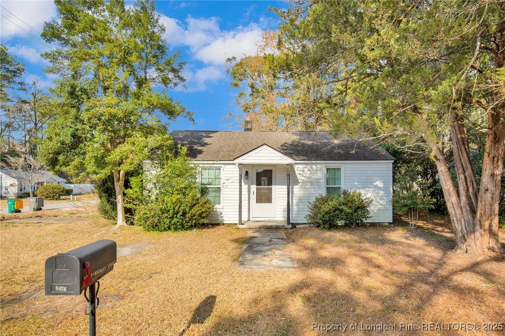 Photo of 5426 Pinecrest Drive, Hope Mills, NC 28348 (MLS # 754208)
