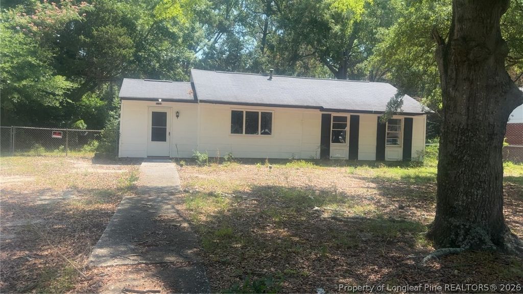 Photo of 1122 S Pine Street ST, Laurinburg, NC 28352 (MLS # 764275)