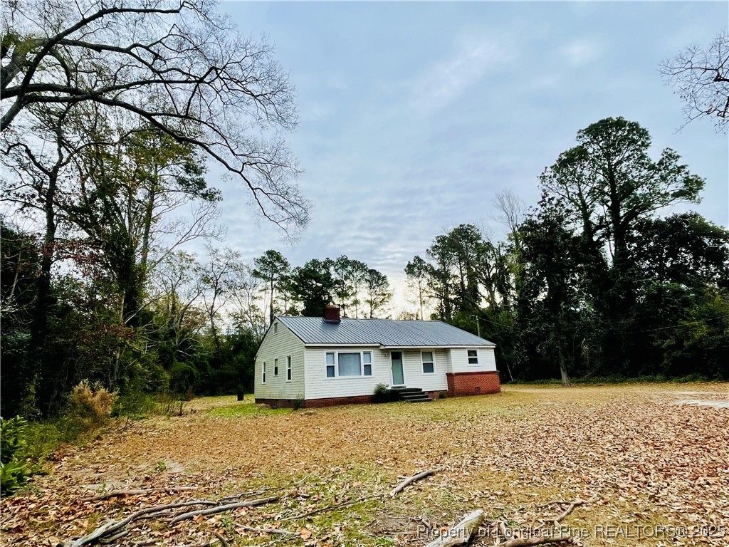 Photo of 405 S Austin Street S, Maxton, NC 28364 (MLS # 754591)