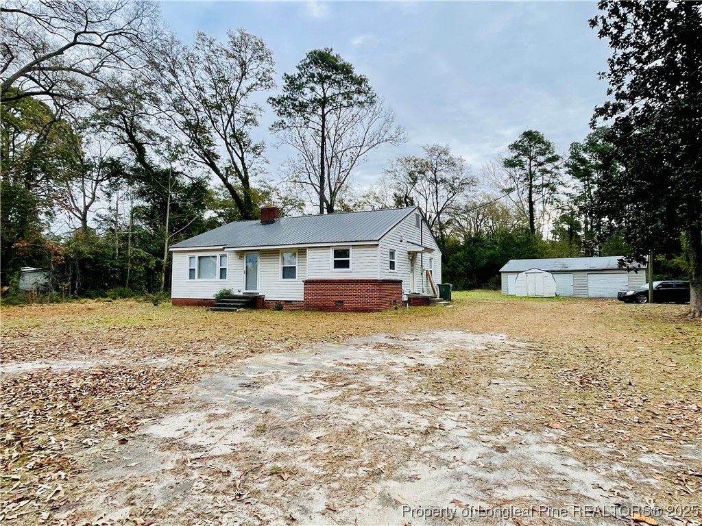 Photo of 405 S Austin Street S, Maxton, NC 28364 (MLS # 754591)