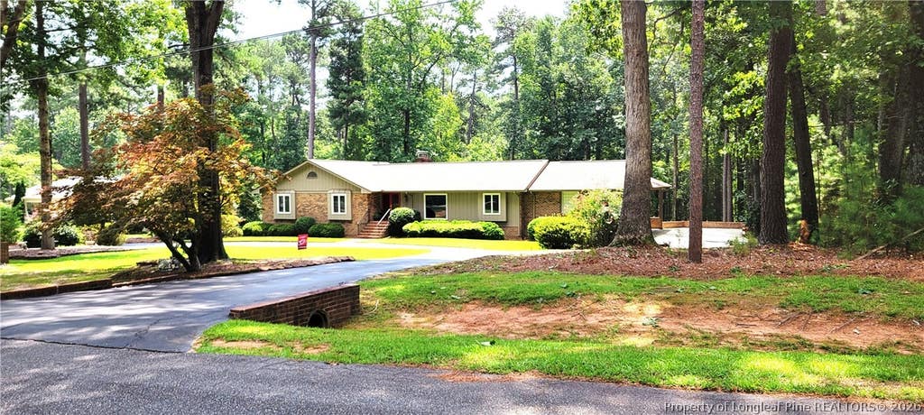 Photo of 607 Pineknoll Drive, Sanford, NC 27330 (MLS # 767383)