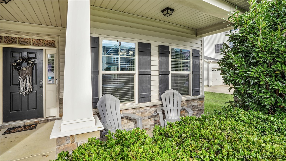 733 Saint Johns Loop