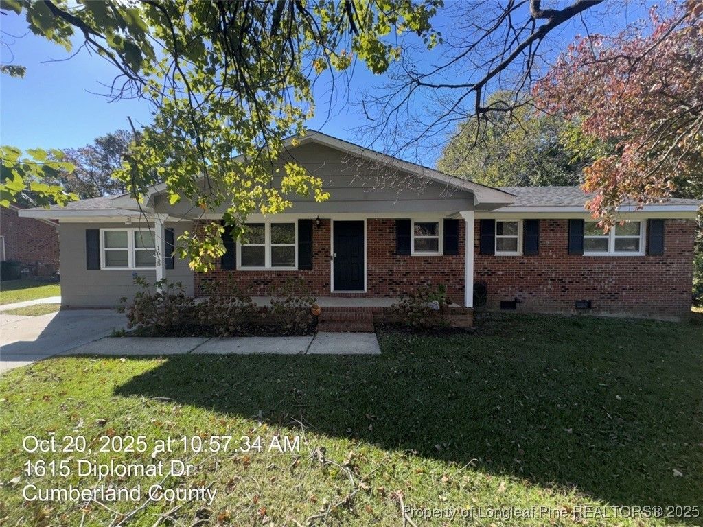 Photo of 1615 Diplomat Drive, Fayetteville, NC 28304 (MLS # 752406)