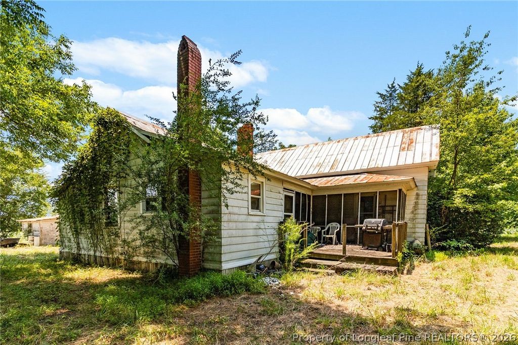 Photo of 229 Fawn Lane, Sanford, NC 27330 (MLS # 766280)