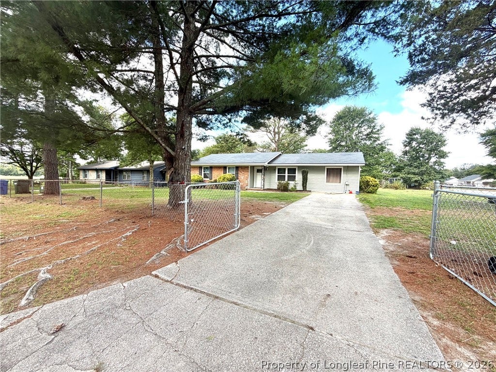 Photo of 6537 Vineyard Drive, Fayetteville, NC 28304 (MLS # 765128)