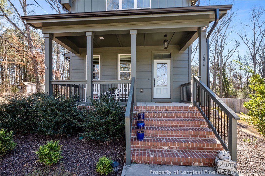 727A Peyton Avenue N