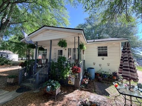 Photo of 816 Commerce Street, Fayetteville, NC 28305 (MLS # 764424)