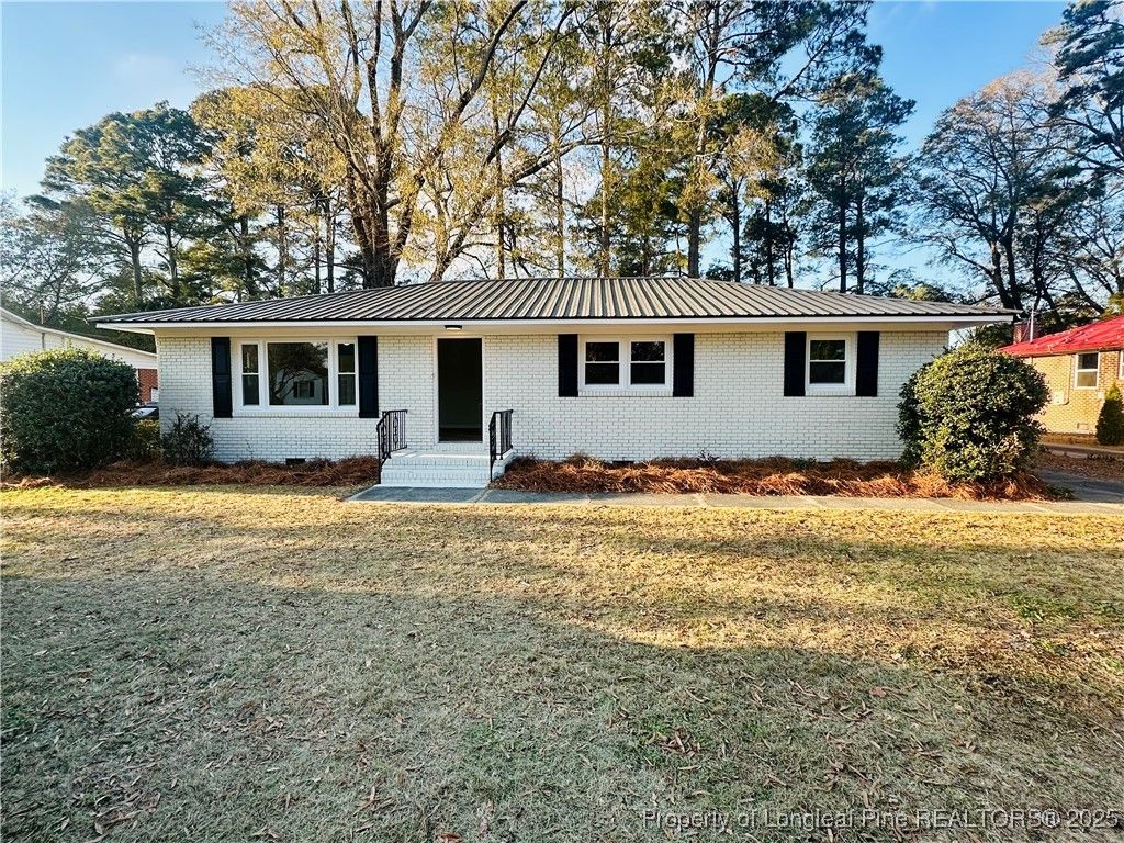 Photo of 411 Lafayette Street, Clinton, NC 28328 (MLS # 754236)