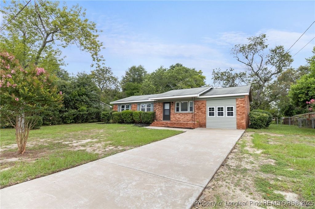 Photo of 3218 Pelligrini Avenue, Hope Mills, NC 28348 (MLS # 750784)