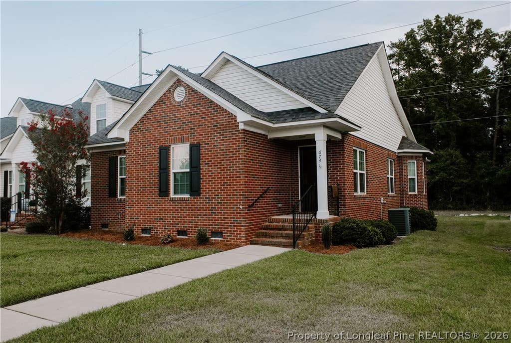 Photo of 674 W Amberdale Circle, Lumberton, NC 28358 (MLS # 767944)