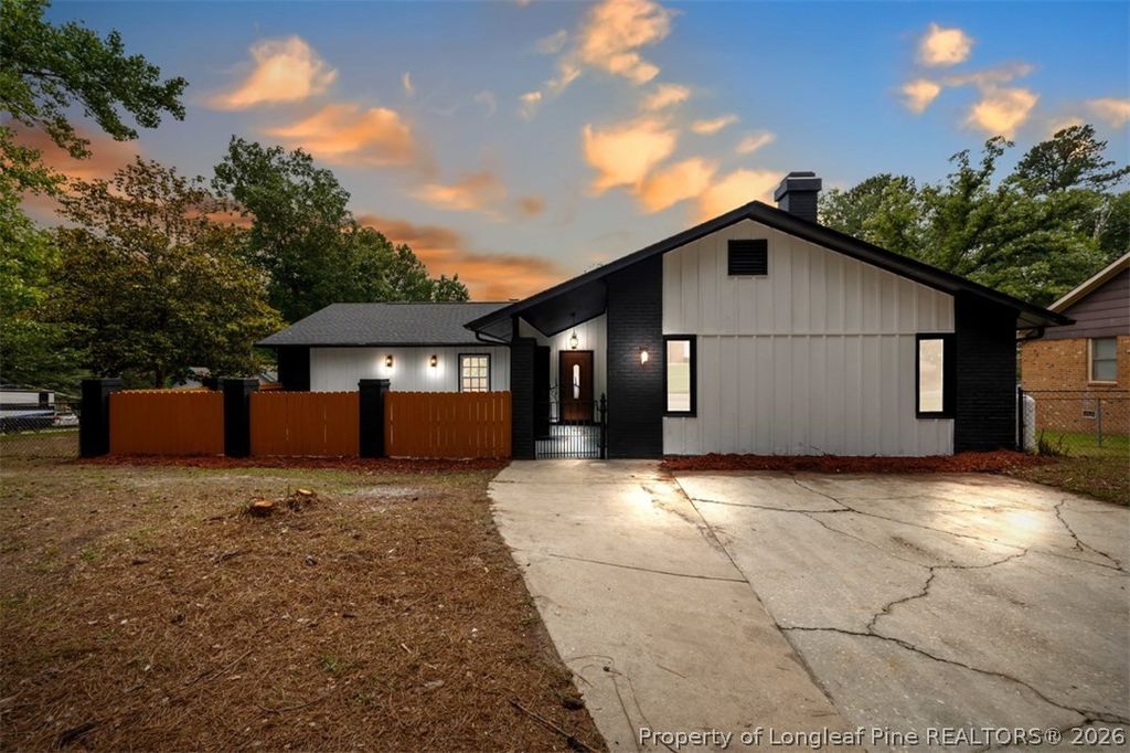 Photo of 732 Sarazen Drive, Fayetteville, NC 28303 (MLS # 761735)