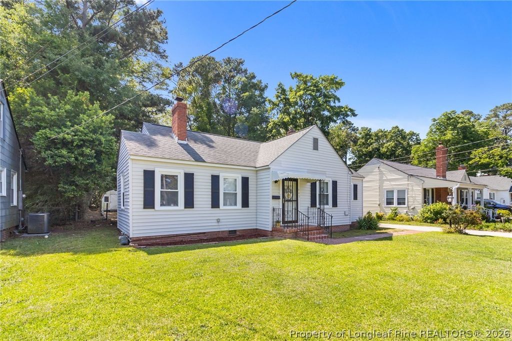 Photo of 907 McKimmon Road, Fayetteville, NC 28303 (MLS # 762189)