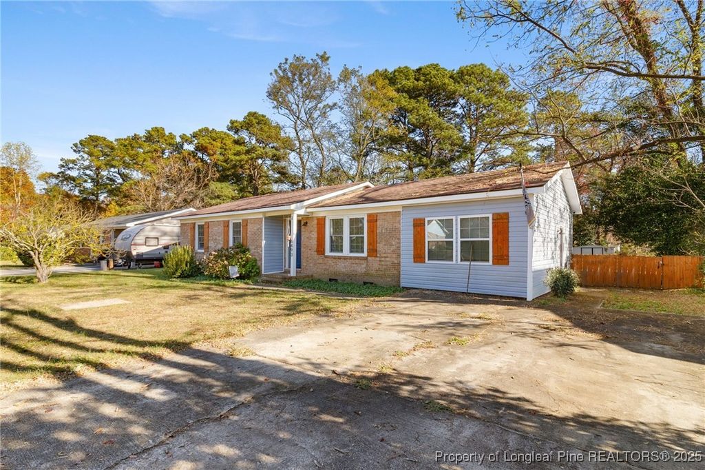 Photo of 6493 Portsmouth Drive, Fayetteville, NC 28314 (MLS # 753094)