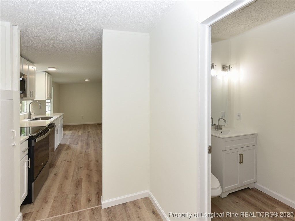 Photo of 5524 Gilcrest Sands Drive, Hope Mills, NC 28348 (MLS # 747418)