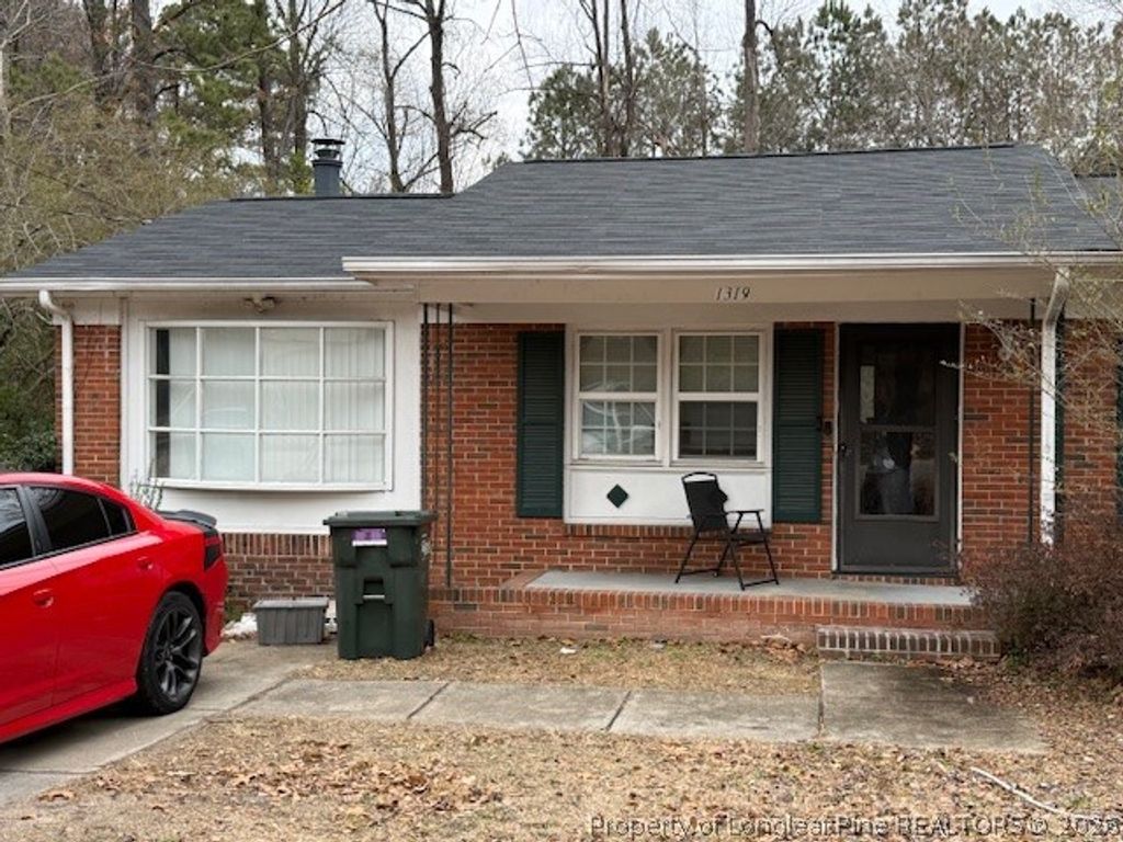 Photo of 1319 Odom Drive, Fayetteville, NC 28304 (MLS # 757328)