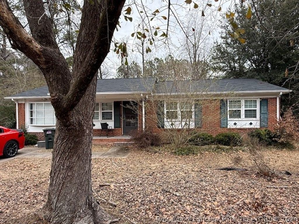 Photo of 1319 Odom Drive, Fayetteville, NC 28304 (MLS # 757328)