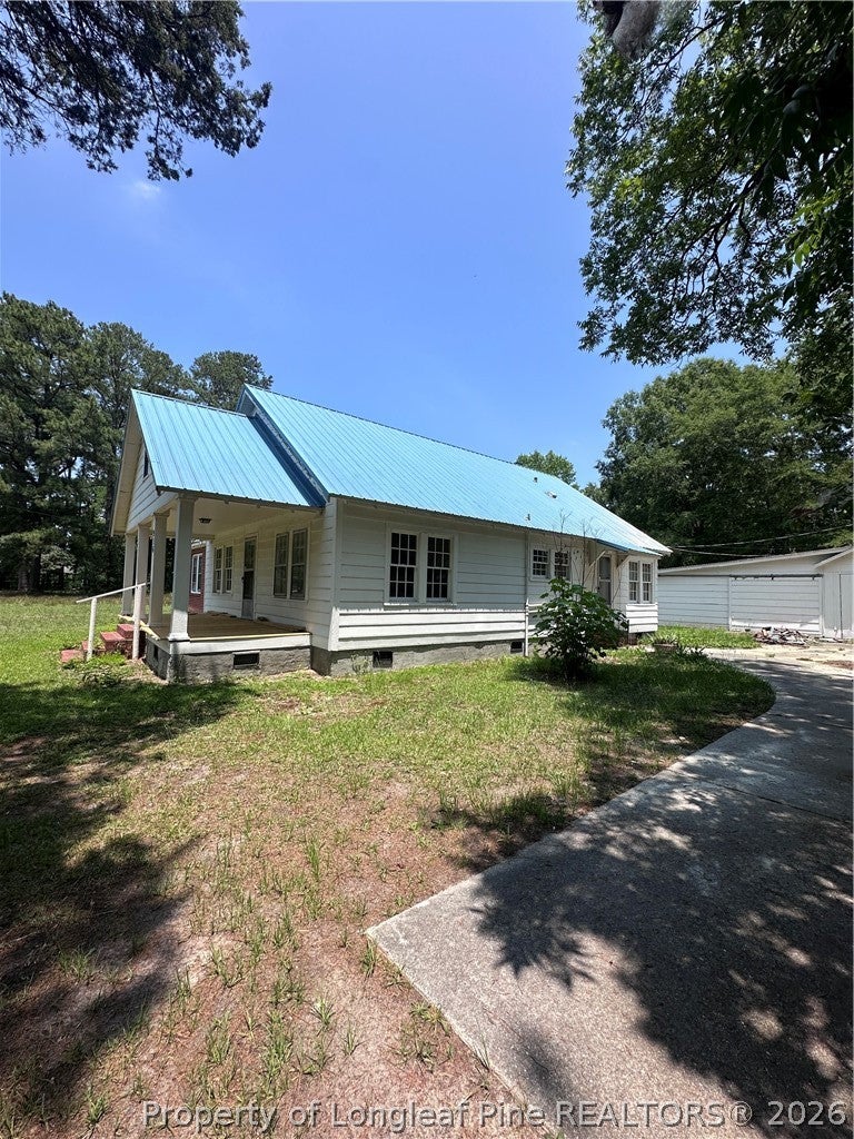 Photo of 916 Aberdeen Road, Laurinburg, NC 28352 (MLS # 765328)