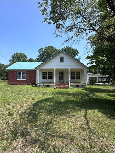 Photo of 916 Aberdeen Road, Laurinburg, NC 28352 (MLS # 765328)