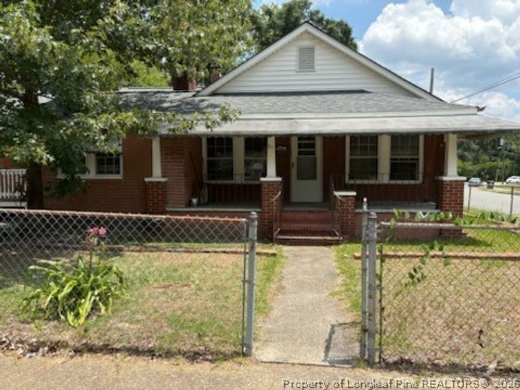 Photo of 911 Henderson Avenue, Fayetteville, NC 28301 (MLS # 765860)