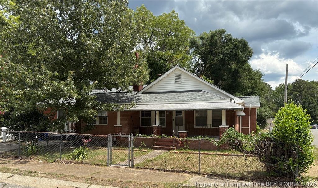 Photo of 911 Henderson Avenue, Fayetteville, NC 28301 (MLS # 765860)