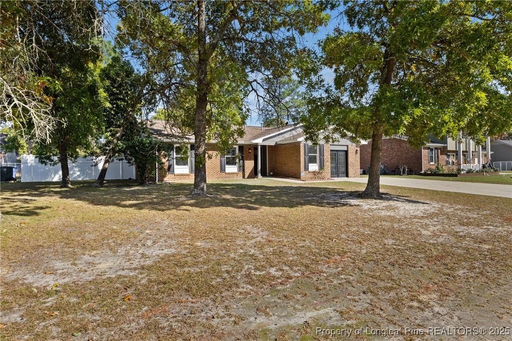 Photo of 6717 Pin Oak Lane, Fayetteville, NC 28314 (MLS # 752225)