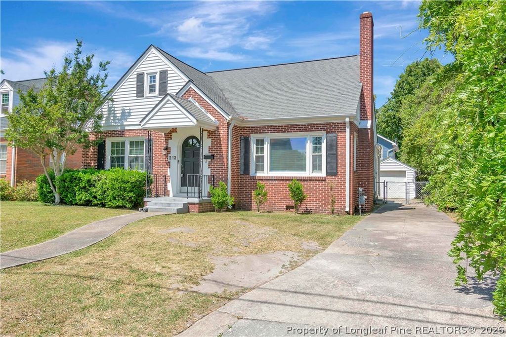 Photo of 212 W 18th Street, Lumberton, NC 28358 (MLS # 761011)