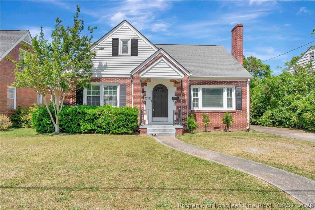 Photo of 212 W 18th Street, Lumberton, NC 28358 (MLS # 761011)