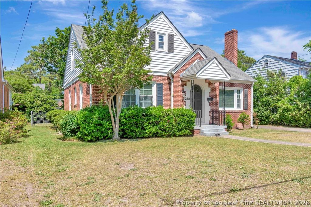 Photo of 212 W 18th Street, Lumberton, NC 28358 (MLS # 761011)