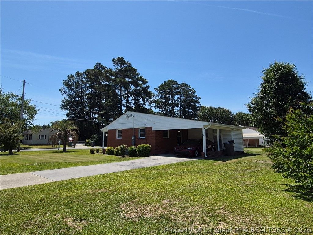 Photo of 707 Madison Avenue, Lumberton, NC 28358 (MLS # 762703)