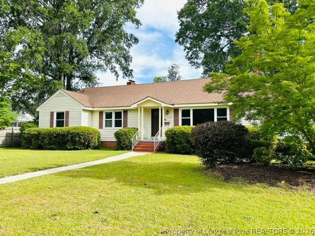 Photo of 504 W 30th Street, Lumberton, NC 28358 (MLS # 762649)