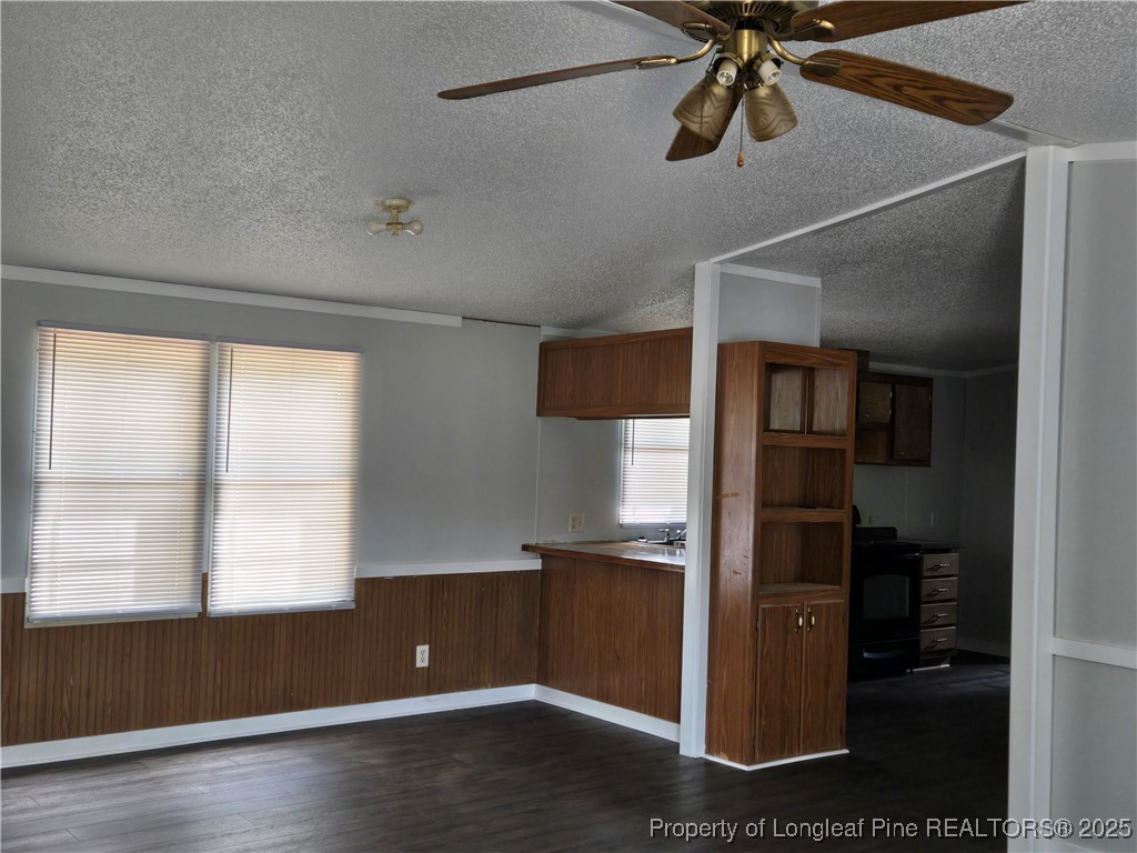 2611 Warhorse Street