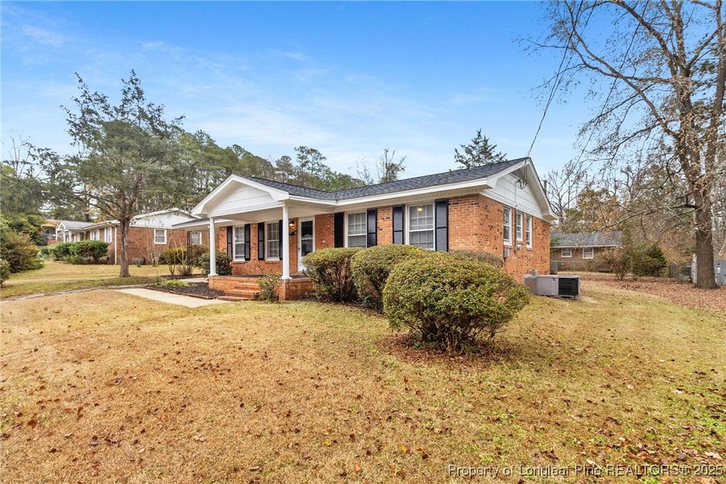 Photo of 1087 Torrey Drive, Fayetteville, NC 28301 (MLS # 754792)
