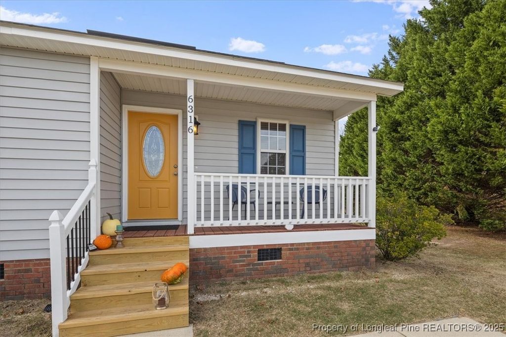 Photo of 6316 Walnut Glen Drive, Willow Springs, NC 27592 (MLS # 753327)