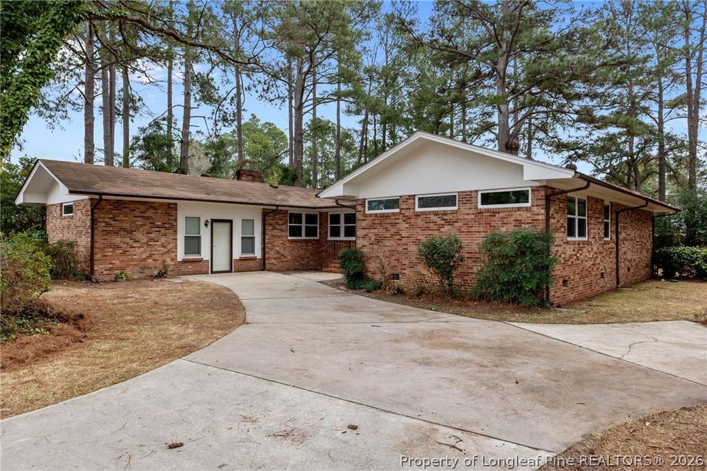 Photo of 319 Stacy Weaver Drive, Fayetteville, NC 28311 (MLS # 757677)