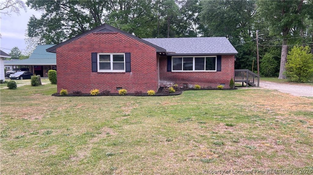 Photo of 212 Peachtree Street, Red Springs, NC 28377 (MLS # 761020)