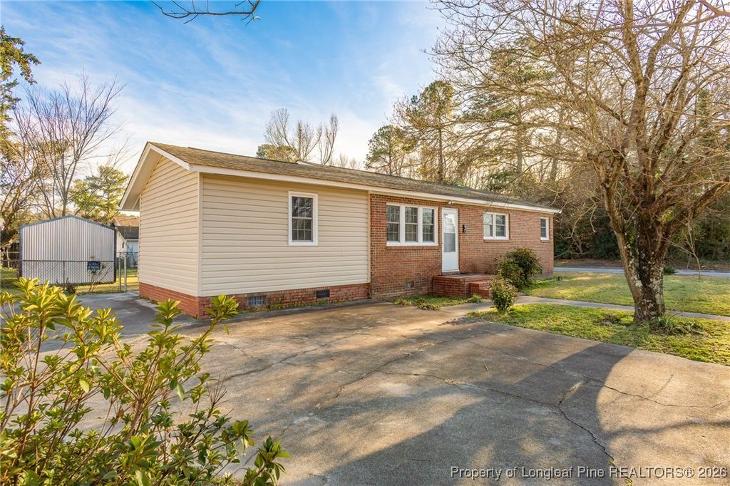 Photo of 511 Layfayette Street, Lumberton, NC 28358 (MLS # 756311)