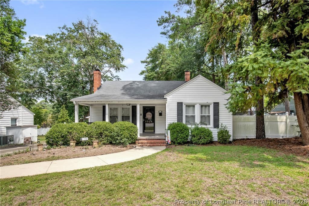 Photo of 1706 Bragg Boulevard, Fayetteville, NC 28303 (MLS # 768122)