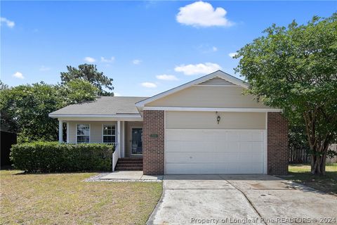 Single Family Residence in Hope Mills NC 4512 Davenport Drive.jpg