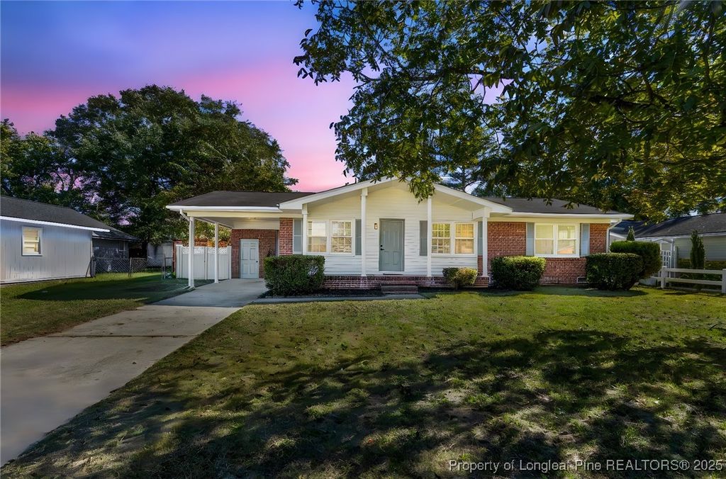 Photo of 2175 Quailridge Drive, Fayetteville, NC 28304 (MLS # 752651)